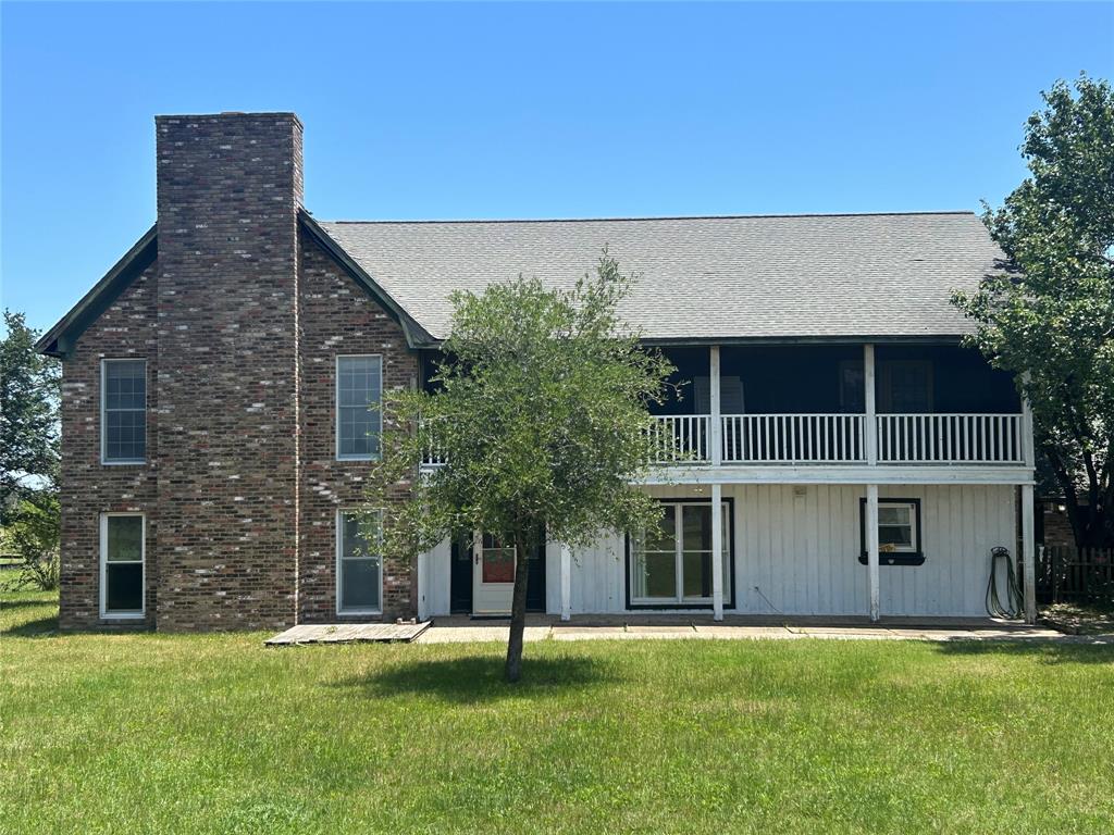 6166 Fm 3060 Midway, Texas Escape the city and embrace country living with this charming 10-acre ranch in Midway, TX—perfectly positioned just miles from I-45 between Houston and DFW, and only minutes from the world-famous Buc-ee’s. This 4,512 sq ft, 4-bedroom, 2.5-bath home is a handyman’s dream, featuring a spacious great room, two stone fireplaces, a large upstairs game room, and a cedar-accented country charm throughout. The master suite is conveniently located downstairs, while the property itself boasts lush hay and rye fields, private stocked ponds, and approx. 615 feet of FM 3060 road frontage. Cross-fenced and equipped with multiple sheds and storage buildings, it’s ideal for cattle, horses, or hobby farming. With Midway rapidly growing as a central hub along the DFW-Houston corridor, this is your chance to own a rare and serene retreat with future potential.
See MLS: Additional Acerage is available, (same owner) Please see MLS:59099870, 6416525, 59099870, 3681576