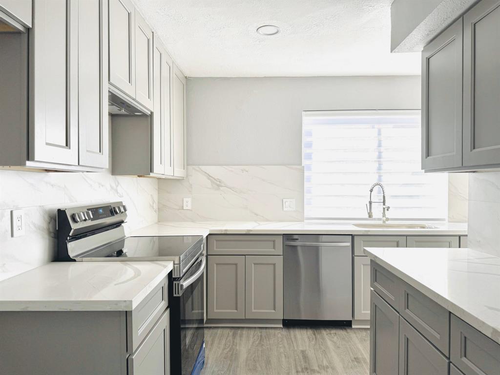 Browse Active HOUSTON Condos For Sale