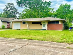 107 Poinsetta, Lake Jackson, TX, 77566