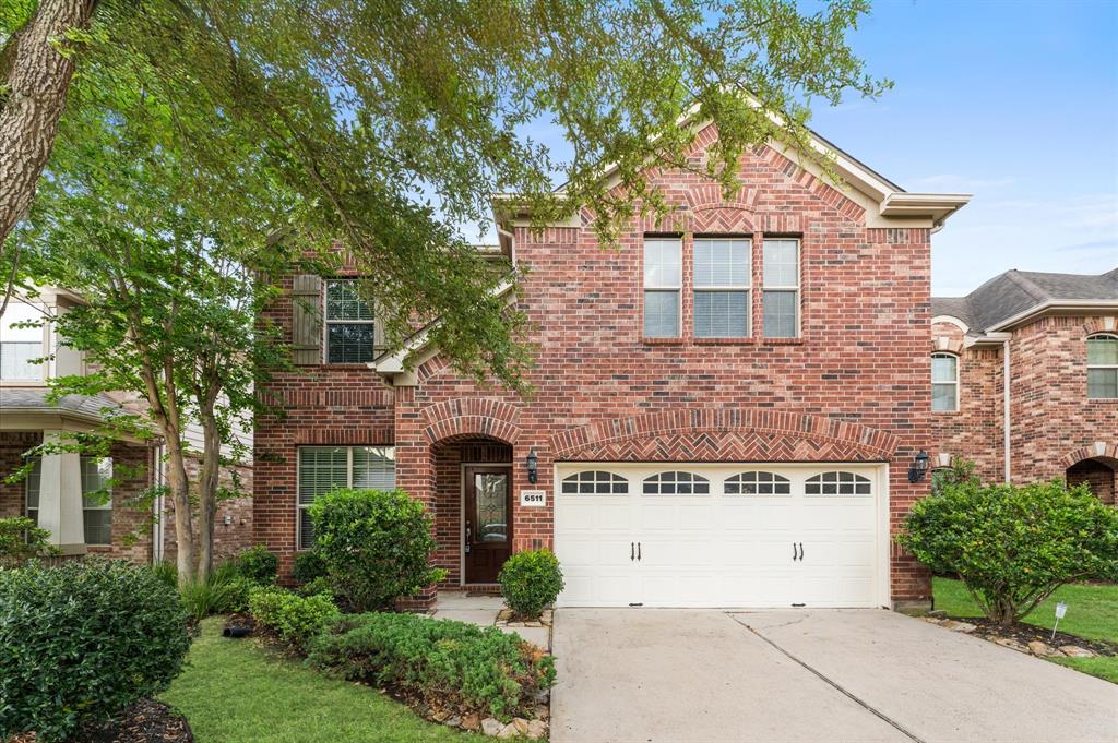 6511 Evanmill Lane Katy, Texas Welcome to this stunning 4-bedroom home featuring a spacious open floor plan perfect for modern living. The oversized granite island kitchen is a chef’s dream, seamlessly flowing into the family room and formal dining area — ideal for entertaining! The primary suite is conveniently located downstairs, offering privacy and comfort, while upstairs you'll find generously sized bedrooms, a large gameroom, and plenty of storage throughout.
Enjoy outdoor living with a covered patio and no back neighbors for added privacy. Lovely curb appeal, a full sprinkler system, and a prime location near Westpark Tollway and Grand Parkway make this home a must-see. Zoned to highly sought-after Katy ISD schools and within walking distance to Seven Lakes Junior High and High School. Plus, enjoy all the fantastic amenities that Cinco Ranch has to offer!
Don't miss this opportunity — schedule your tour today!