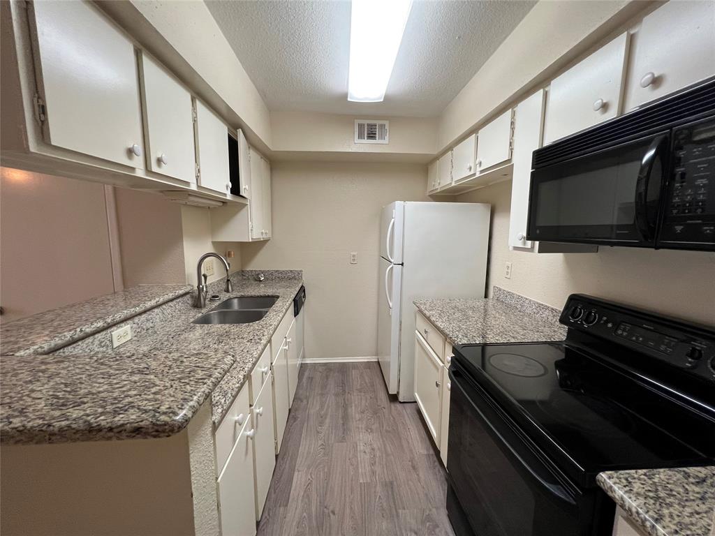 listing main picture