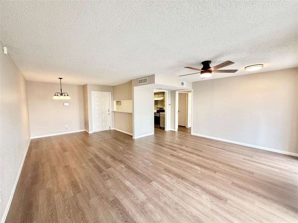 listing main picture