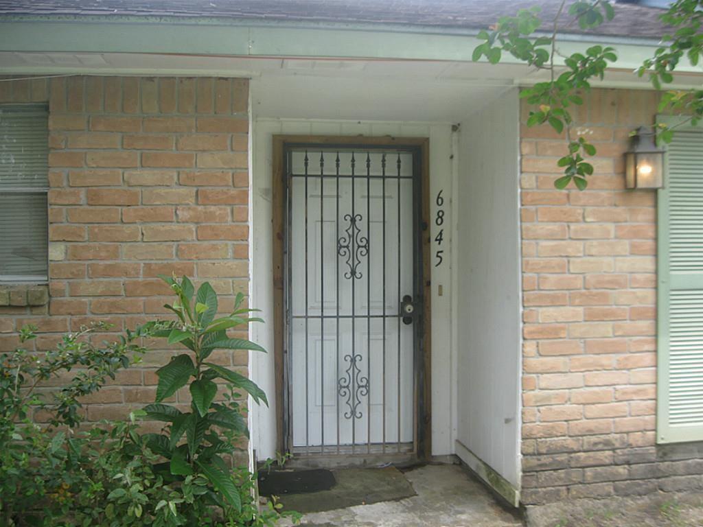 listing main picture