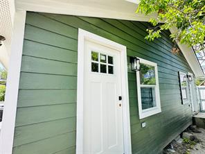 3919 Elysian St, Houston, TX 77009