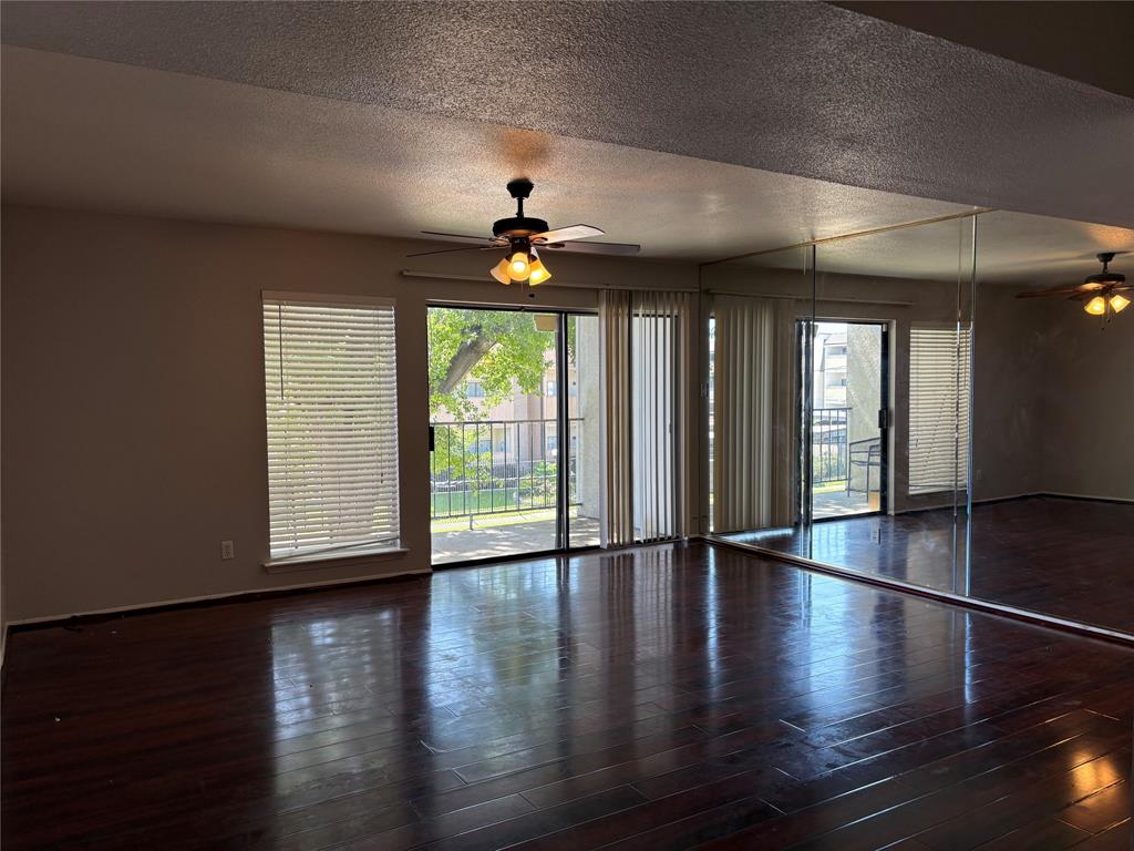 listing main picture