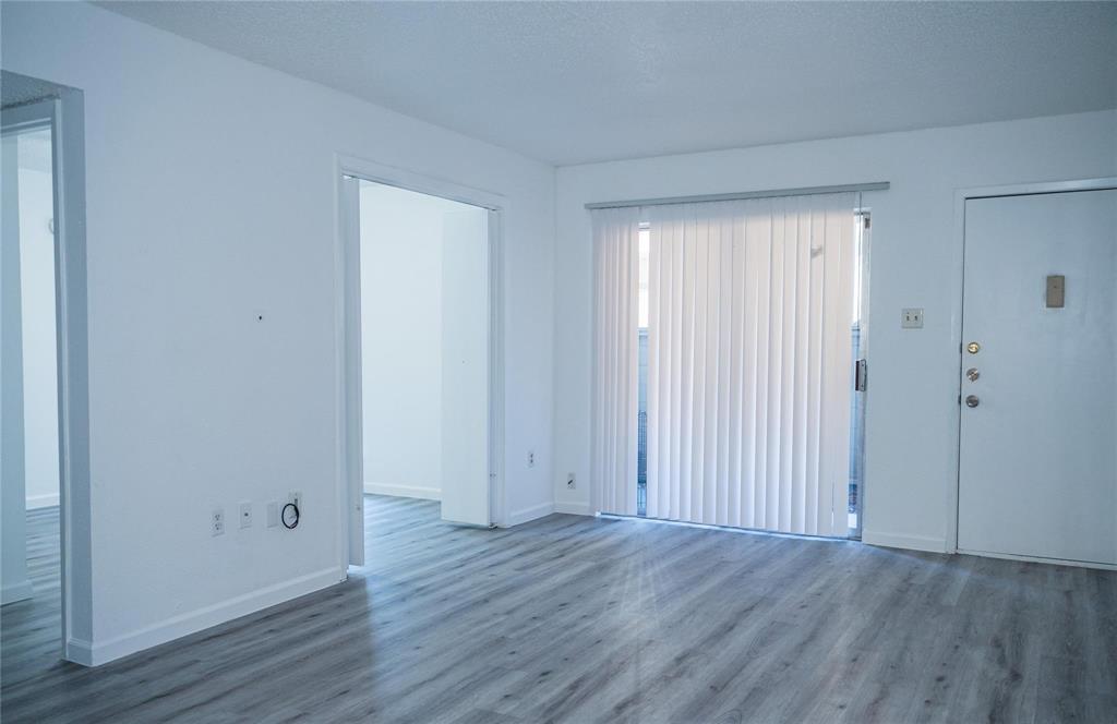 listing main picture