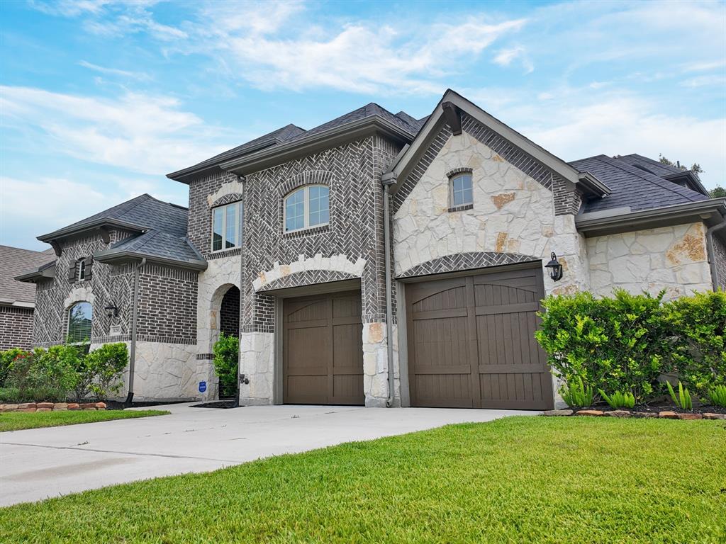31297 New Forest Park Lane Spring, Texas OPEN HOUSE 5/24, 5/25, 5/26 (1-4PM)!!
Welcome to 31297 New Forest Park Ln, a beautifully maintained 1.5 story, 4-bedroom, 3.5-bathroom home with upgrades throughout. Inside, a lofty family room showcases natural light and scenic views of the wooded reserve. The gourmet kitchen features a gas cooktop and built-in appliances to support two dining areas. Three bedrooms downstairs make this a RARE FIND! The oversized master suite boasts a large walk-in closet and a spa-like bath. Upstairs, find a game room and private guest suite.
Outside, the expanded patio boasts a built-in propane fire pit, backing to a greenbelt & direct trail access. The 2.5-car garage impresses with epoxy flooring, custom storage & climate control—perfect for a gym, workshop, or functional garage. Enjoy enhanced water quality with a whole-house water softener and built-in reverse osmosis system. For added peace of mind, the home is equipped with a backup generator.
Schedule your showing today!