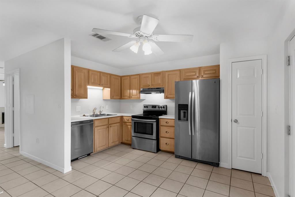 listing main picture