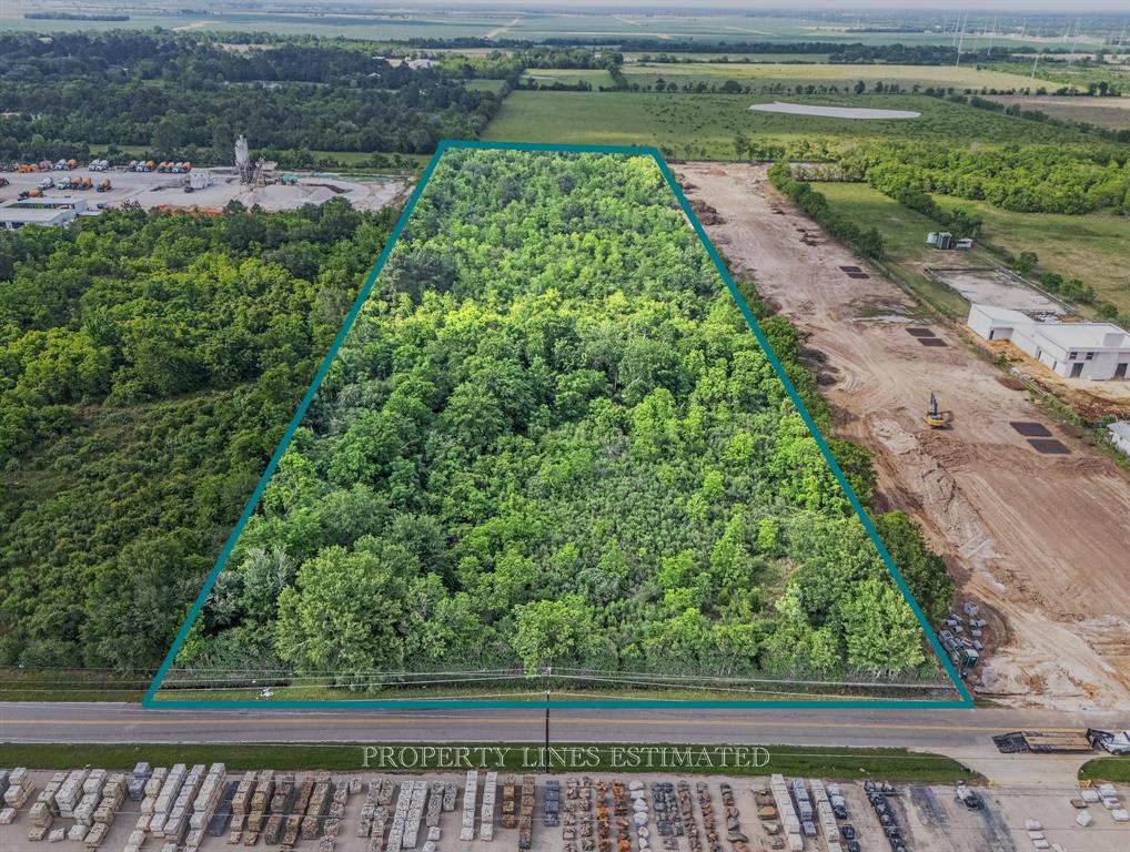 Commercial site available just outside of Houston in the highly-desired northwestern Harris County area near Daikin Technology Park and other innovative commercial facilities. Easy access of this location to US 290 and SH 6 corridors are in place to accommodate logistic needs to meet supply demands or expedited customer requirements. With over ten acres, this 440,217-sf site offers an abundance of space for development and future growth.