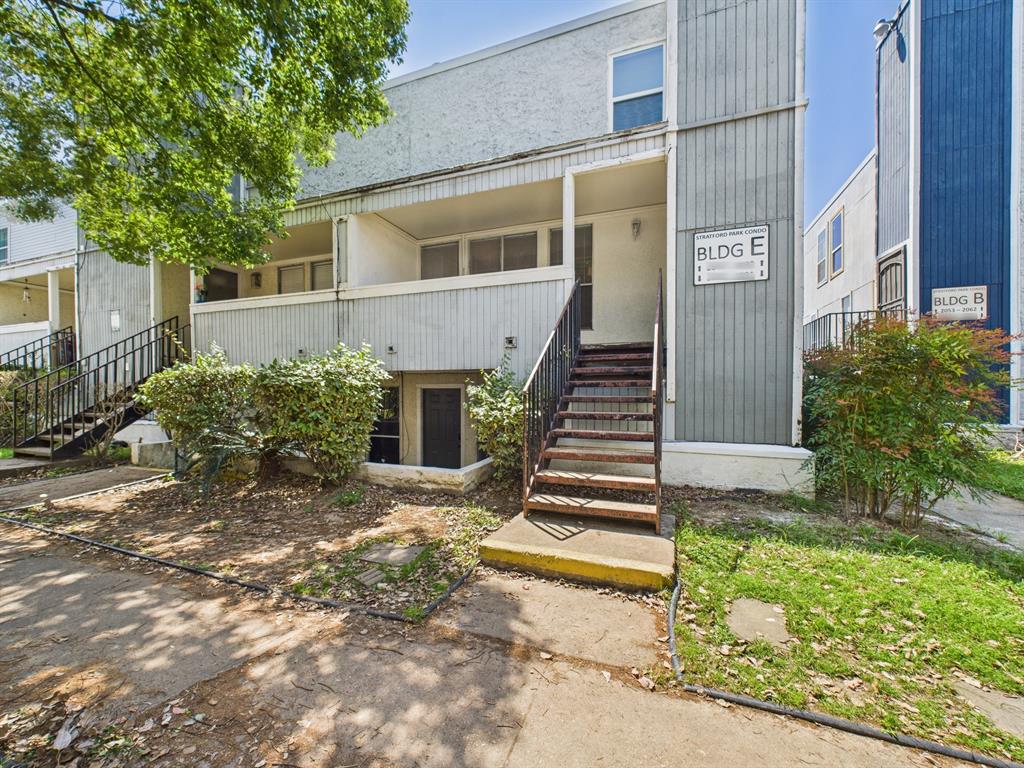 listing main picture