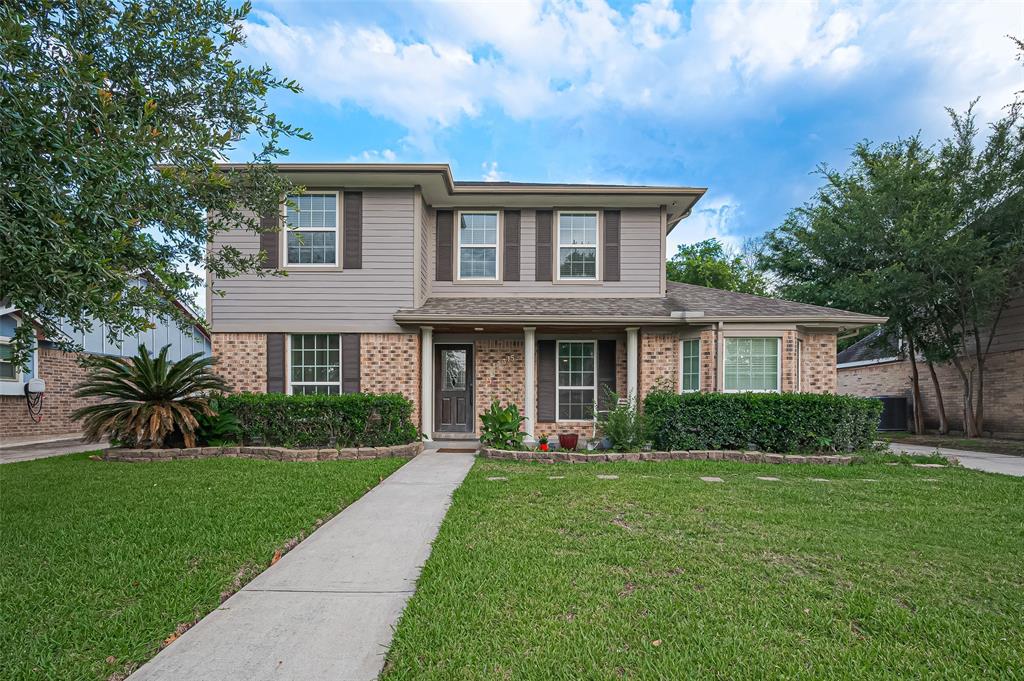 13315 Rain Lily Lane Houston, Texas Step into this stunning home featuring an open floor plan with no carpet and upgrades throughout. This beautifully maintained residence features 5 generously sized bedrooms, plus a versatile 6th room in the garage that can be used as a gym, or extra storage space. The upgraded kitchen is complete with a gas stove and double ovens—perfect for cooking and entertaining
Enjoy the private backyard oasis, complete with a sparkling pool and a fully equipped outdoor kitchen, perfect for entertaining year-round.
Conveniently located near Westpark Toll Road and Highway 6, this home offers easy access to shopping, dining, and major commuting routes.