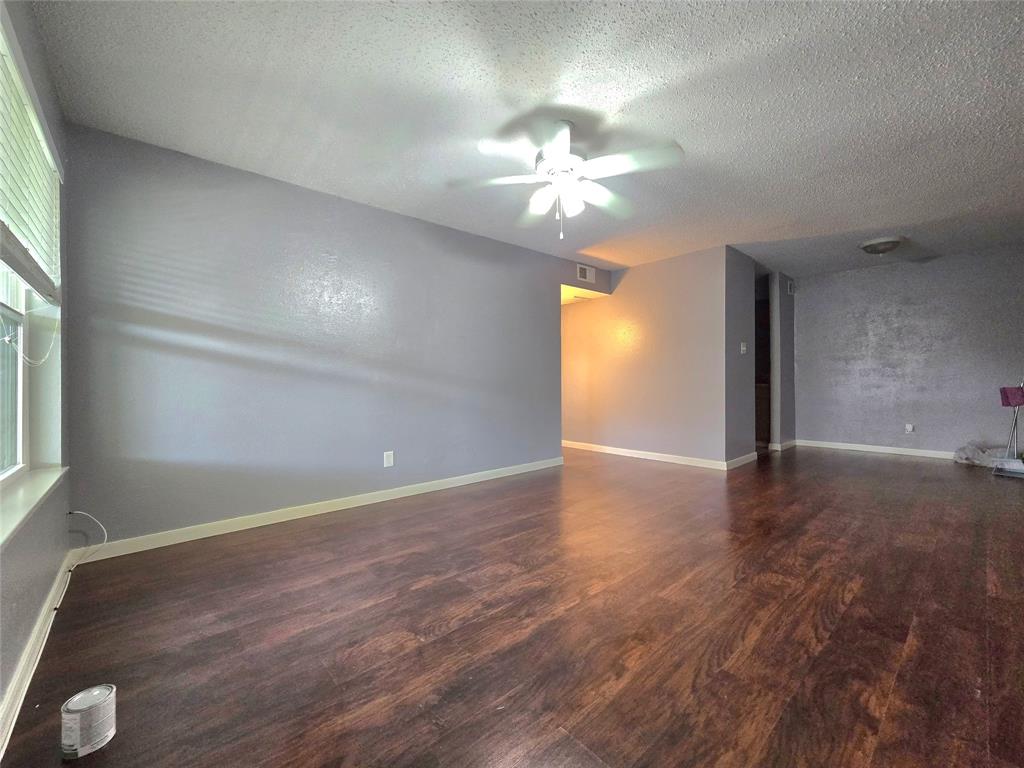 listing main picture