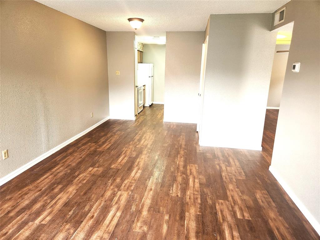 listing main picture