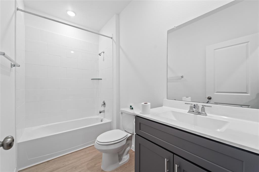 secondary bathroom