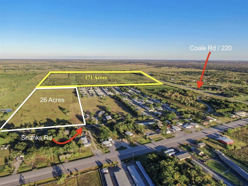 CR 220 Angleton, Texas 171.56 acres now available, located in a super ideal location with frontage to Coale Rd / 220. Just south of downtown Angleton. Fast growing Comm Area in Angleton with easy access to SH 288 and PRIME location for commercial or residential development. *Owners also own a 26 acre connected tract for larger development projects