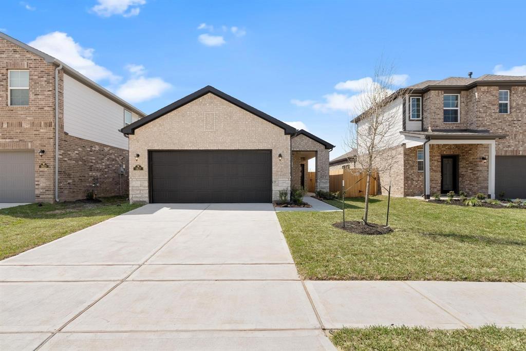 5827 Fresh View Court Katy, Texas Welcome to 5827 Fresh View! This stylish 3-bedroom, 2-bathroom home features a modern kitchen with full stainless-steel appliances. With a washer and dryer already in place, moving in is a breeze. Located in a friendly neighborhood close to shopping and dining, this home won't last long. Schedule your viewing today!