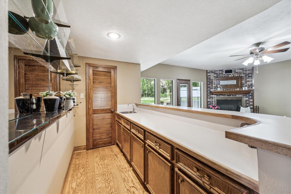 Up close pic of the Coffee or wine bar. Inside door is a HUGE pantry! 12190 Willowridge Cir