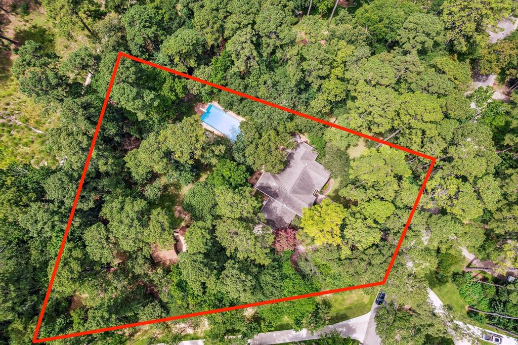 Look at all that land! 12190 Willowridge Cir