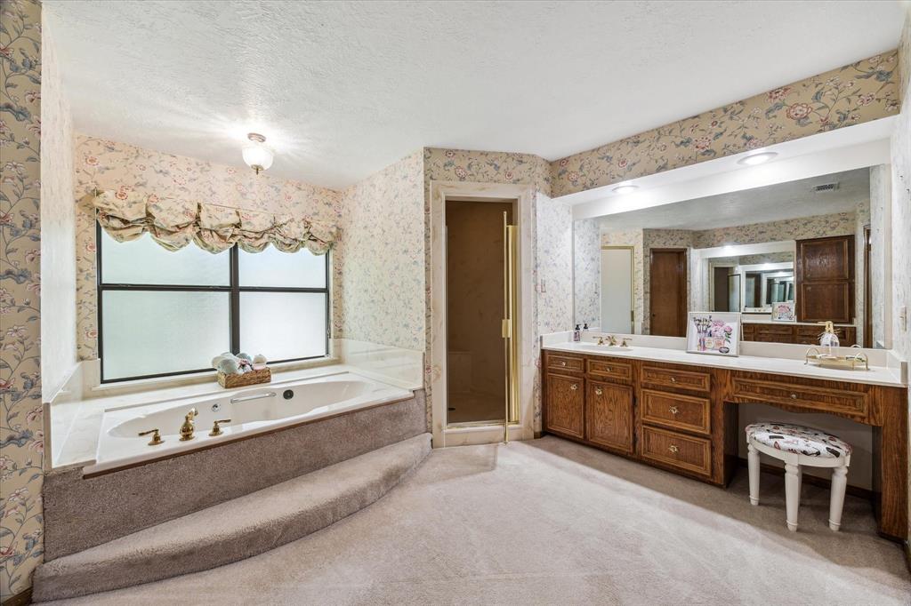 Close up on the vanity side. It also has a private water closet. 12190 Willowridge Cir