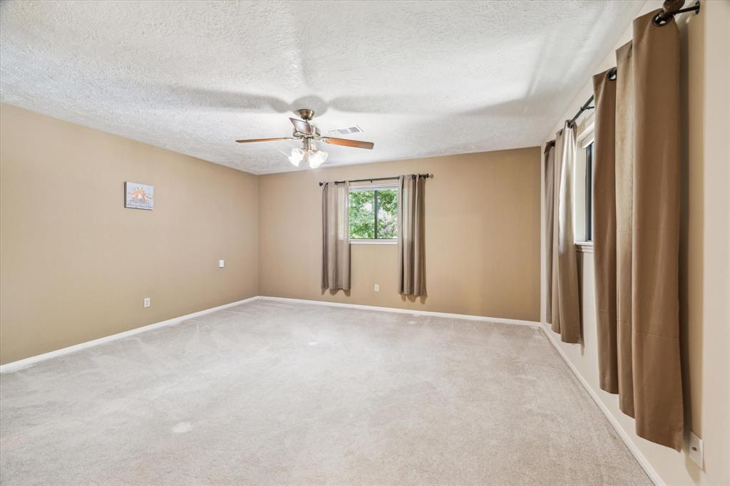 Bedroom three, Spacious with a walk-in closet and jack and jill bath. 12190 Willowridge Cir