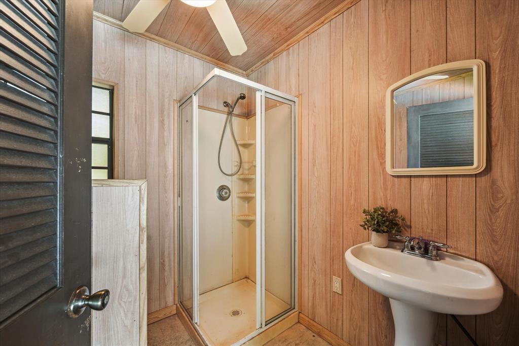 Pool house bathroom next to the pool, convenient.12190 Willowridge Cir