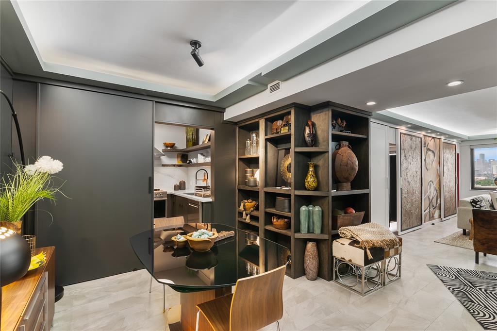 10C 1400 Hermann Dr 10C