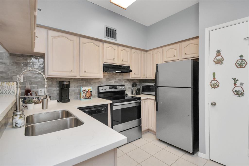 1207 2626 Holly Hall St Unit 1207