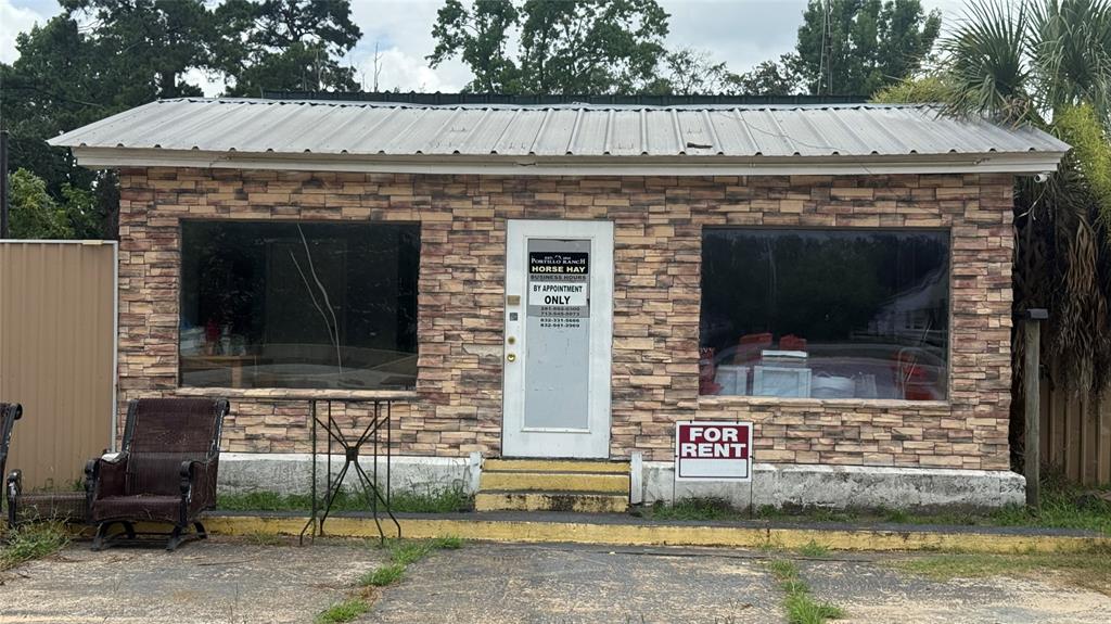 22380 Highway 105 Hwy