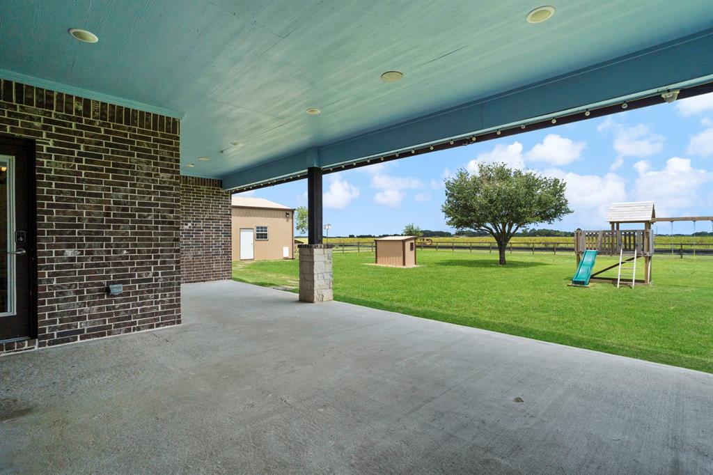 The expansive outdoor entertaining space allows for executive entertaining and hosting large scale family gatherings. Ample room for multiple seating areas.