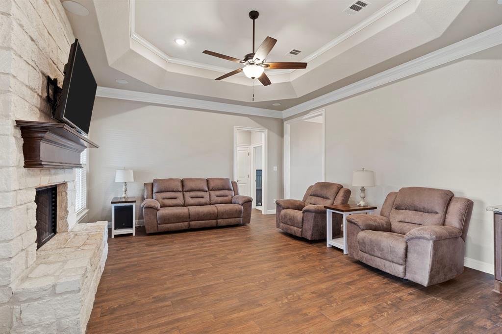 An ideal fusion of luxury, style, and comfort for extraordinary living. Designed for large scale entertaining your home will be the gathering place for family and friends. This inviting space is perfect for both relaxing and entertaining in style.