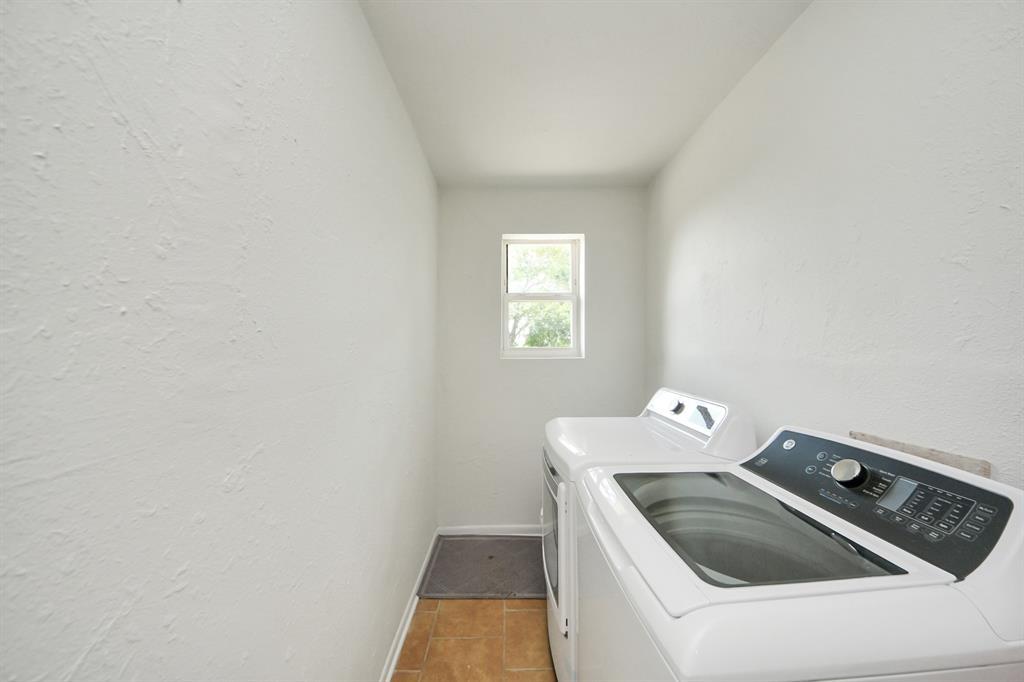 Spacious Laundry room off of kitchen