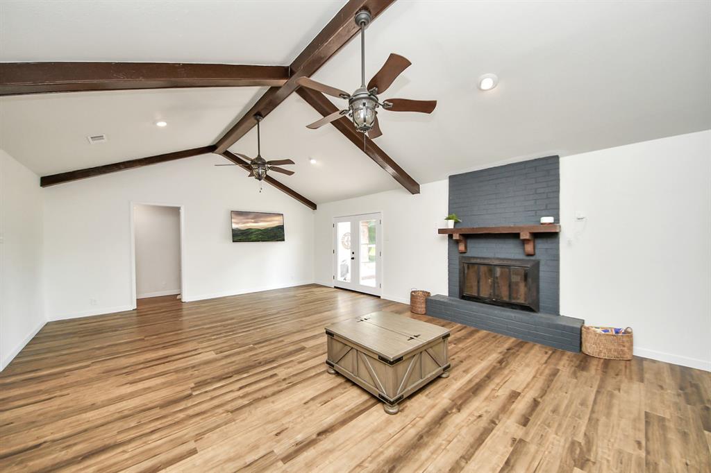 Endless possibilities for gathering, relaxing, or creating your perfect layout.