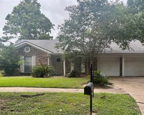 9711 Petersham, Houston, TX, 77031