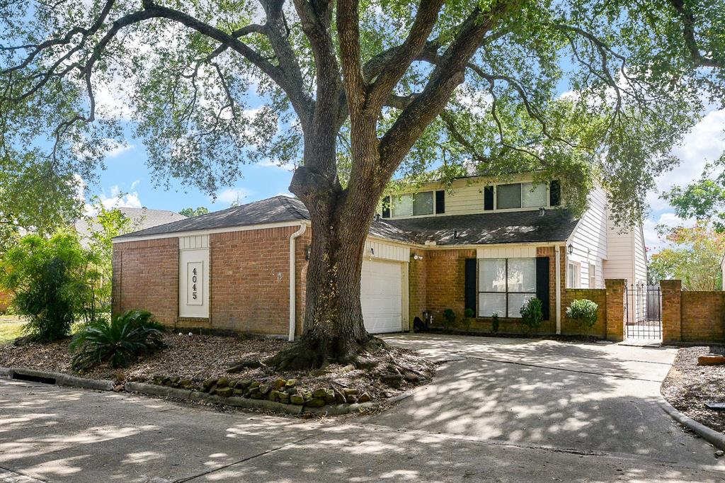 4045 Heathersage Dr