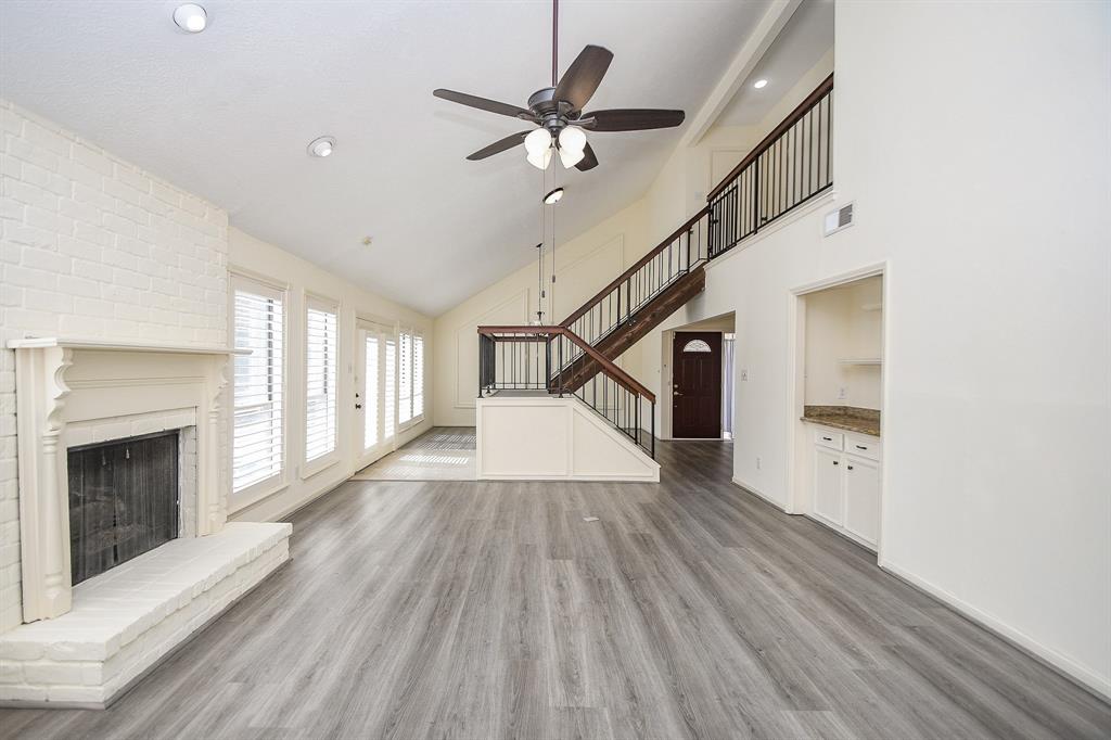 4045 Heathersage Dr