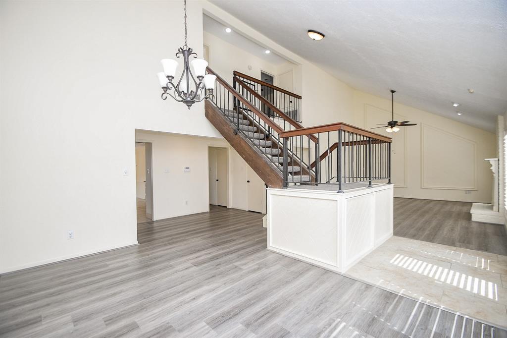 4045 Heathersage Dr